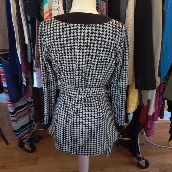 Jacket - Picture 1 of 2